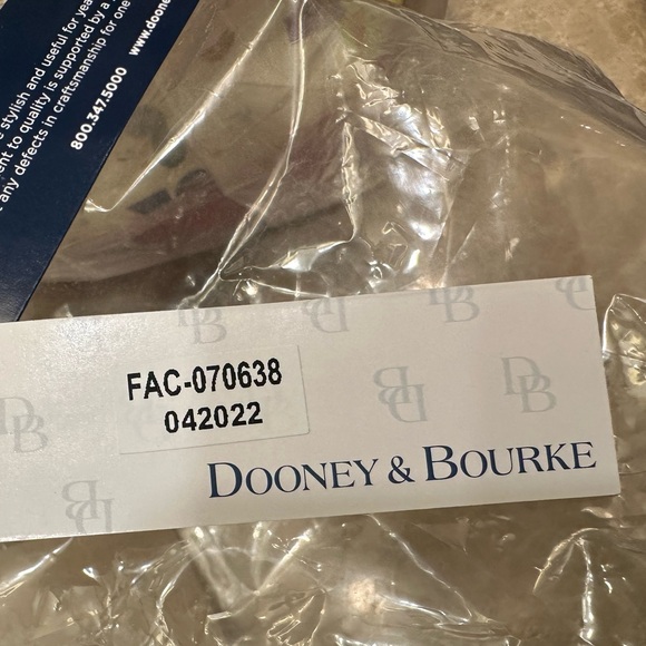 Dooney & Bourke NWT Snow White 85th Anniversary Satchel purse FAC-070638 - Picture 9 of 10
